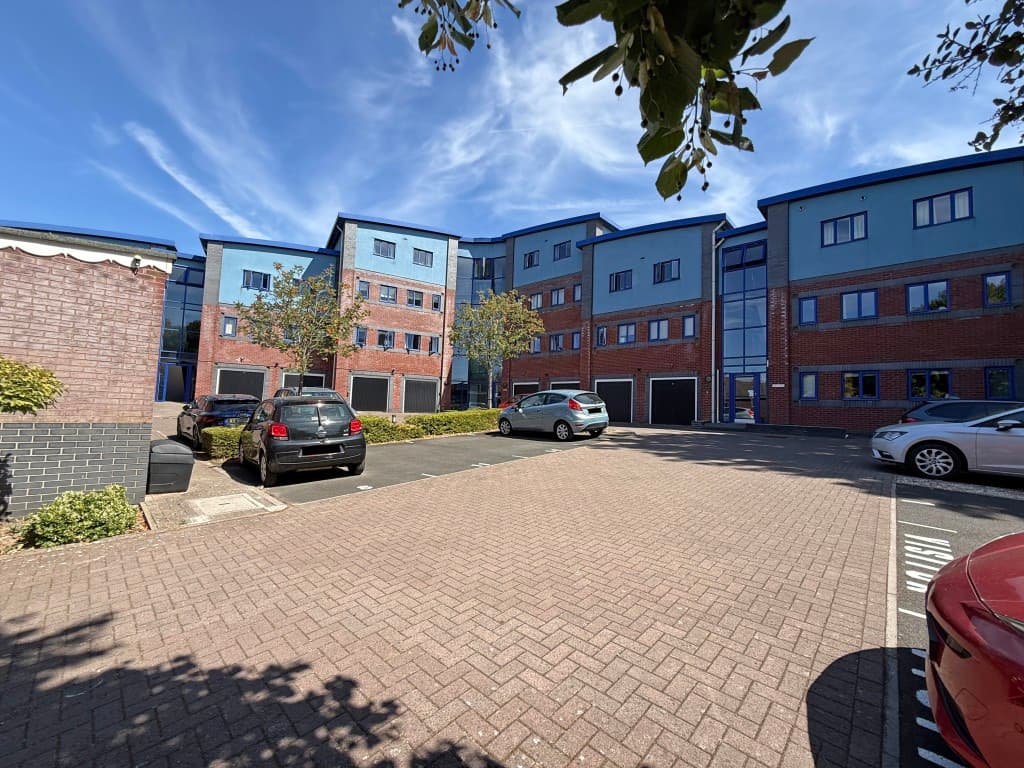 Flat 19, Victoria Court, Flowerpot Lane, Exeter EX4 1EA: Ground Floor Apartment In Gated Complex