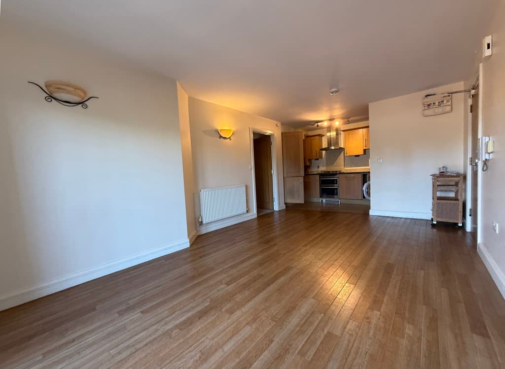 Flat 19, Victoria Court, Flowerpot Lane, Exeter EX4 1EA: Ground Floor Apartment In Gated Complex 4