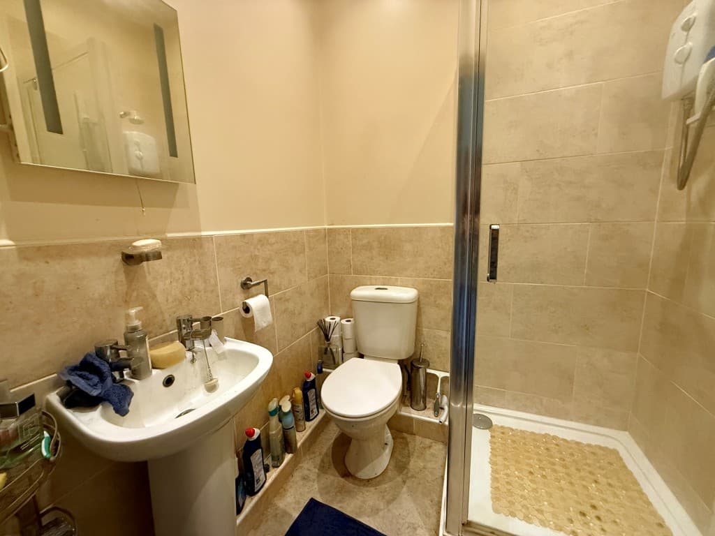 132 Rainham Road, Gillingham ME5 7EL: Pair Of Two-bedroom Flats For Investment 5