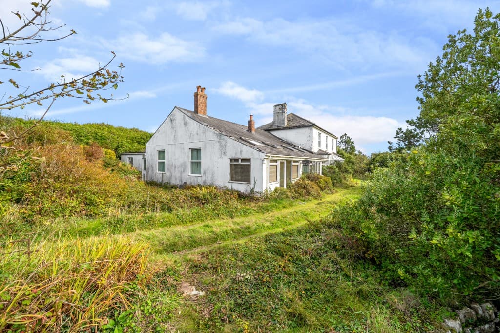 Kenython House, Kenython Lane, St. Just, Penzance TR19 7PT: Former Captains House Plus Three-bedroom Bungalow Set In Over 8.5 3
