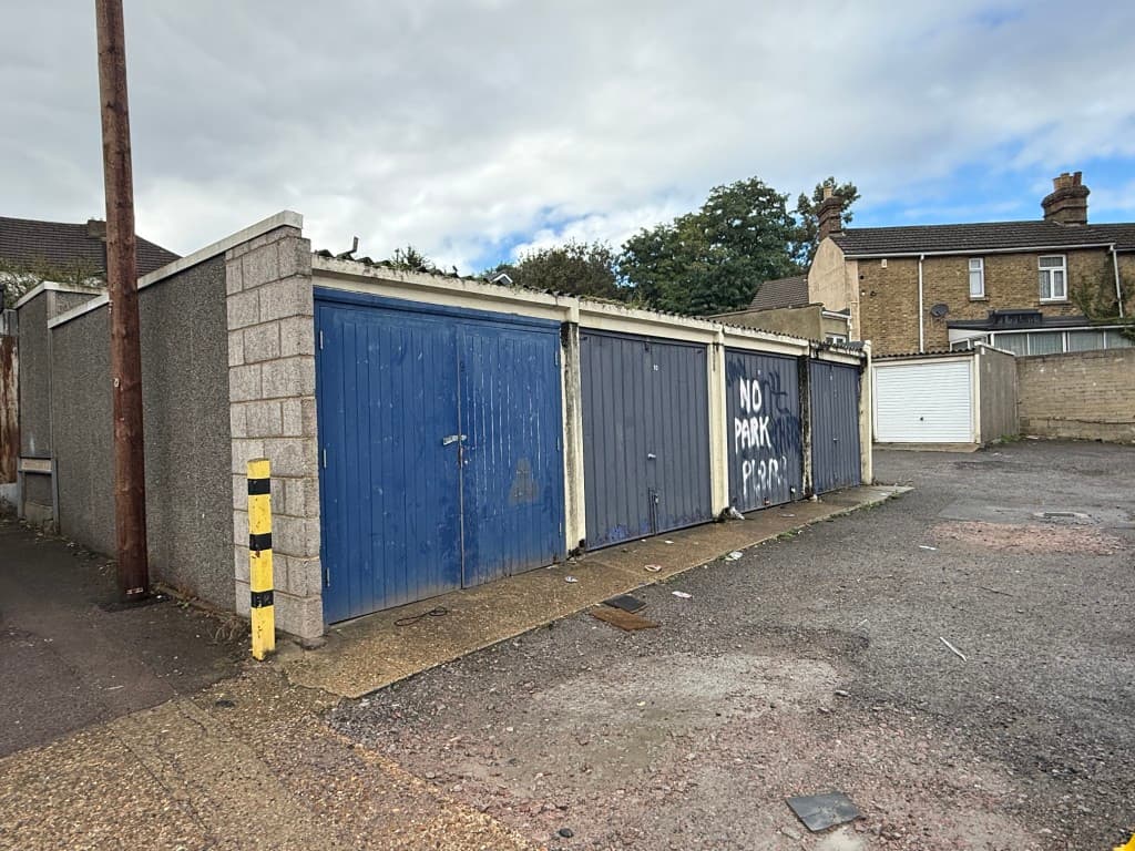 Garages Bright Road, Chatham ME4 5HH: Compound Of 27 Garages 2