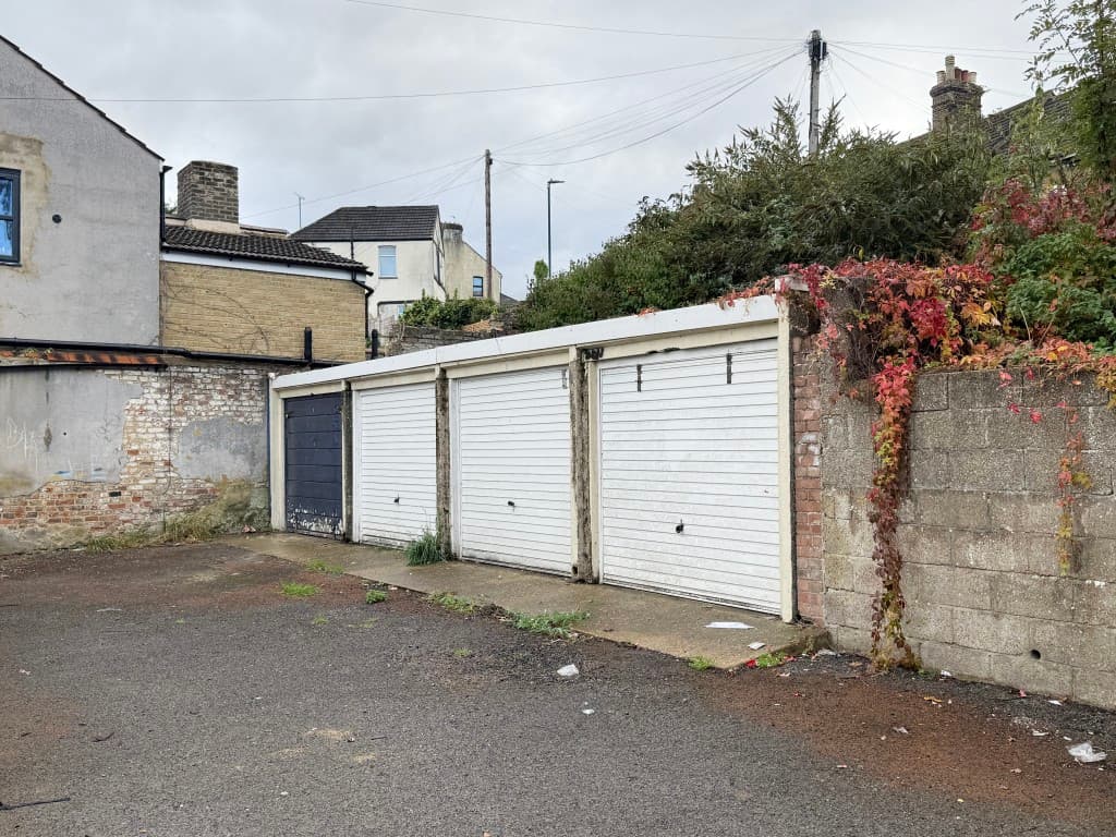 Garages Bright Road, Chatham ME4 5HH: Compound Of 27 Garages 4