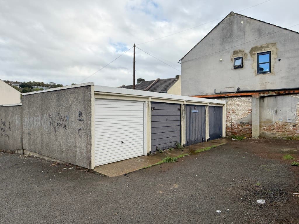 Garages Bright Road, Chatham ME4 5HH: Compound Of 27 Garages 5