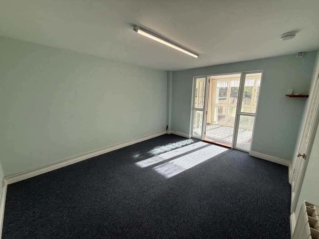 St Andrew's Cottage Rear Of 21 Head Street, Halstead CO9 2AU: Investment Opportunity In Town Centre Location With Off Road Parking 3