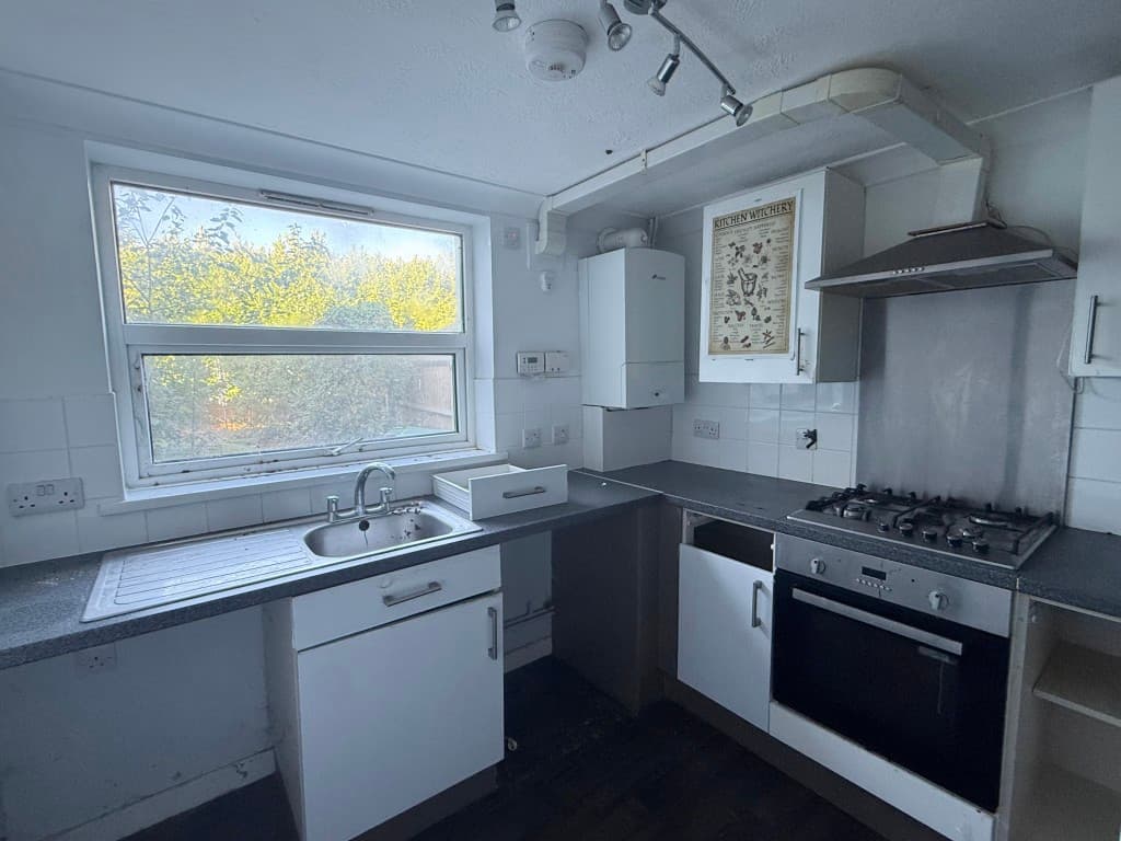 88/88B Springfield Road, Tunbridge Wells TN4 0RA: Flat In Need Of Improvement Including Freehold Interest 2