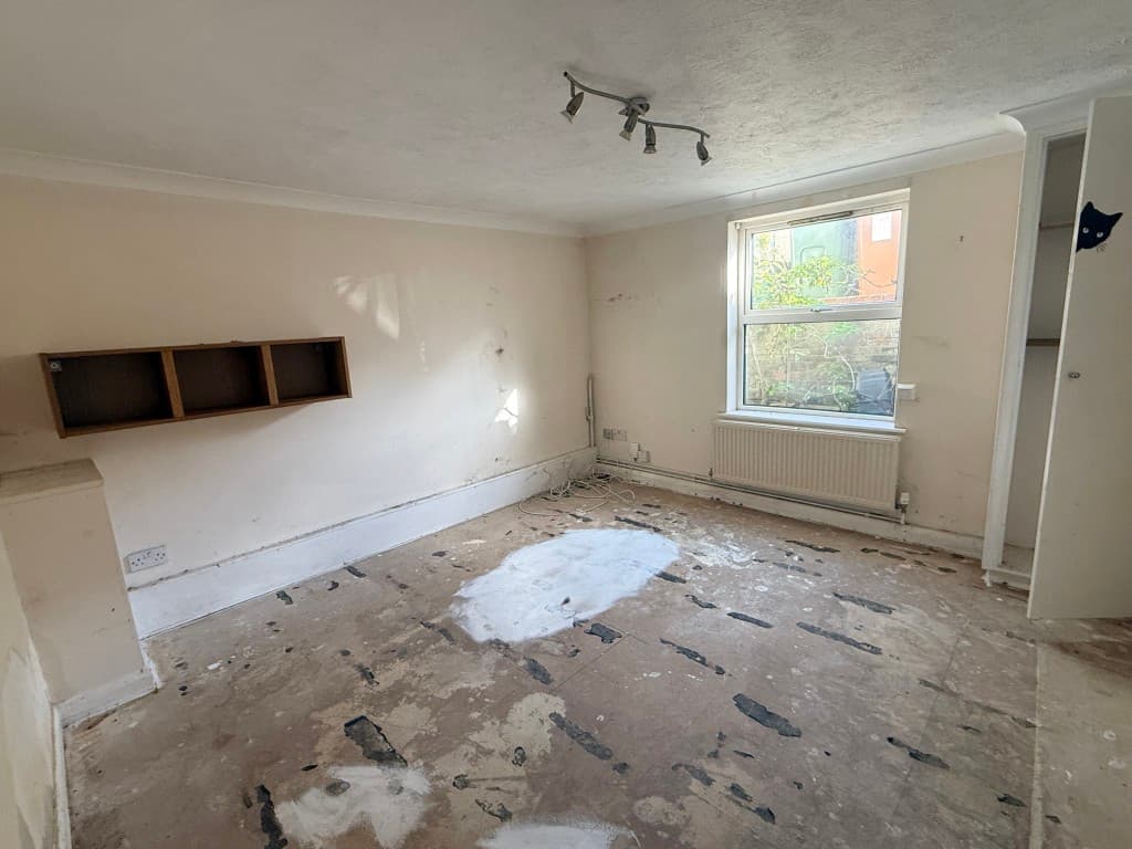88/88B Springfield Road, Tunbridge Wells TN4 0RA: Flat In Need Of Improvement Including Freehold Interest 3