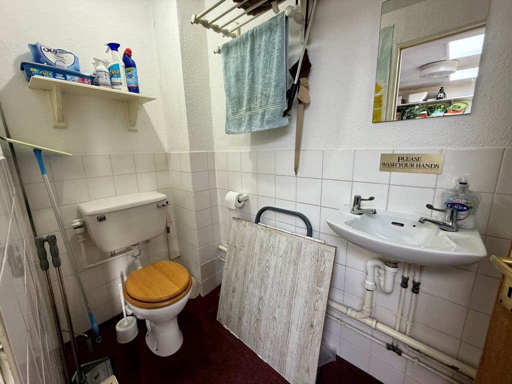 63 East Street, Sittingbourne ME10 4BQ: Mixed Residential And Commercial Property 4