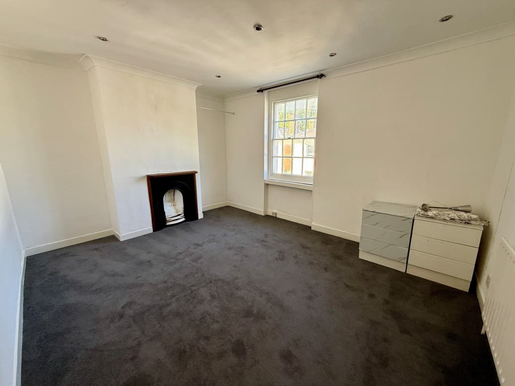 65 St. Peters Place, Canterbury CT1 2DA: Two-bedroom City House With Parking To Rear 5