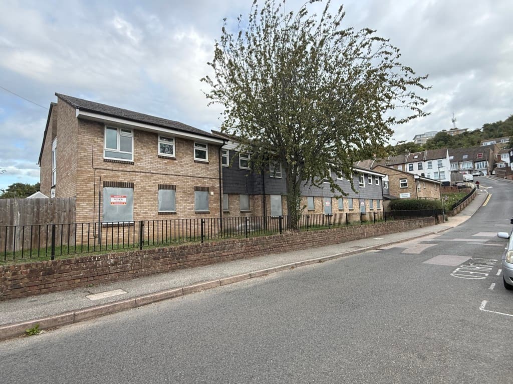 Rhodes House, Beacon Hill, Chatham ME5 7JW: Substantial Detached Block Of 23 Units On 0.47 Acres With Development 1