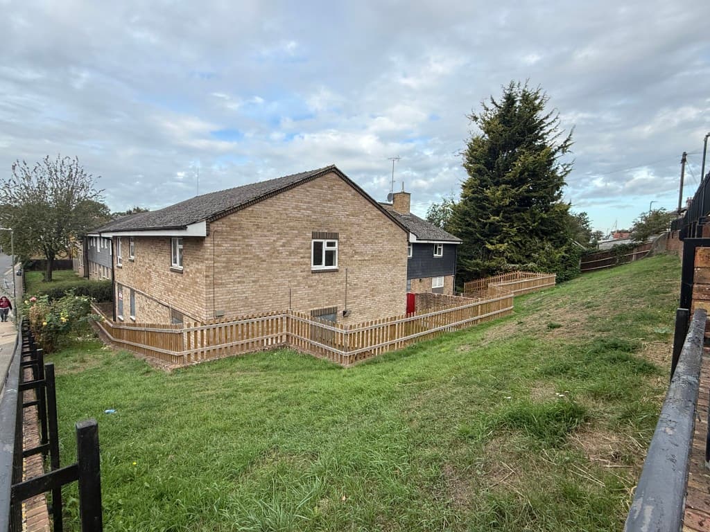 Rhodes House, Beacon Hill, Chatham ME5 7JW: Substantial Detached Block Of 23 Units On 0.47 Acres With Development 4
