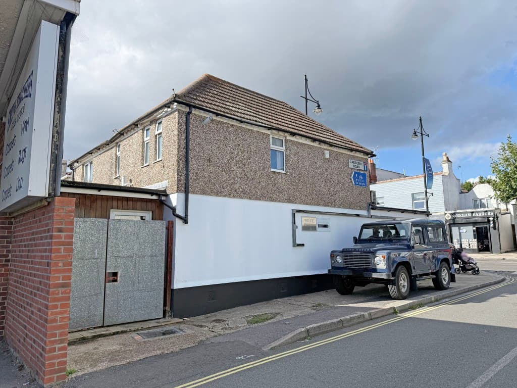194 West Street, Fareham PO16 0HF: Vacant Freehold Commercial Premises With Potential 2