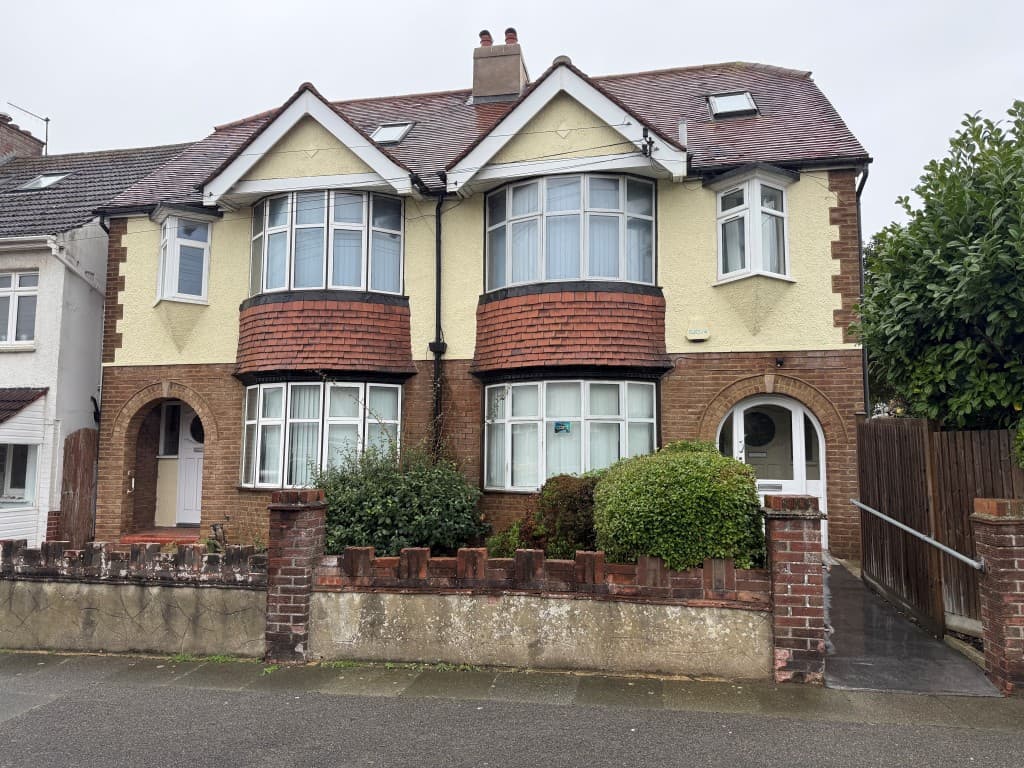 Doctors Surgery, 27-29 Links Road, Portslade, Brighton BN41 1XH: Former Doctors Surgery With Potential For Residential Conversion 1