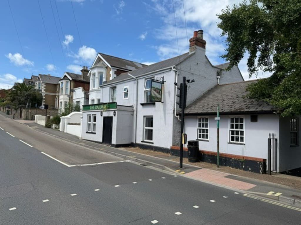 The Railway Public House, 68 St. Johns Road, Ryde PO33 2RT: Freehold Town Centre Public House With Two-bedroom Flat And Gardens 2