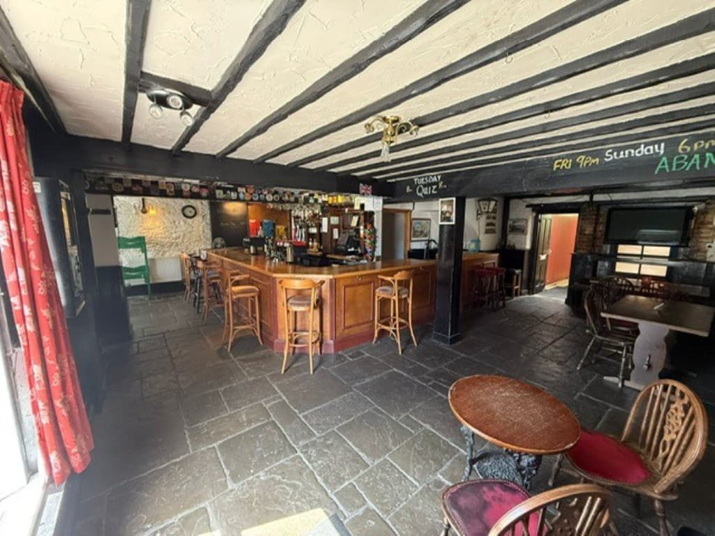 The Railway Public House, 68 St. Johns Road, Ryde PO33 2RT: Freehold Town Centre Public House With Two-bedroom Flat And Gardens 4