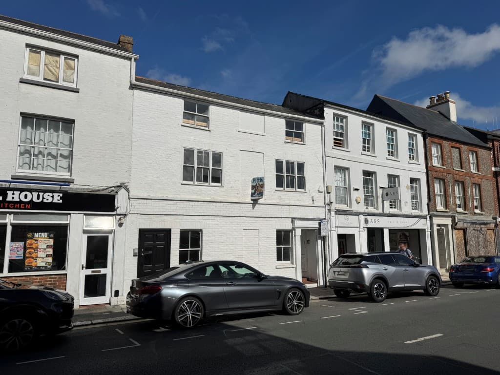 144A High Street, Newport PO30 1TY: Freehold Town Centre Block Of Four Two-bedroom Flats 1