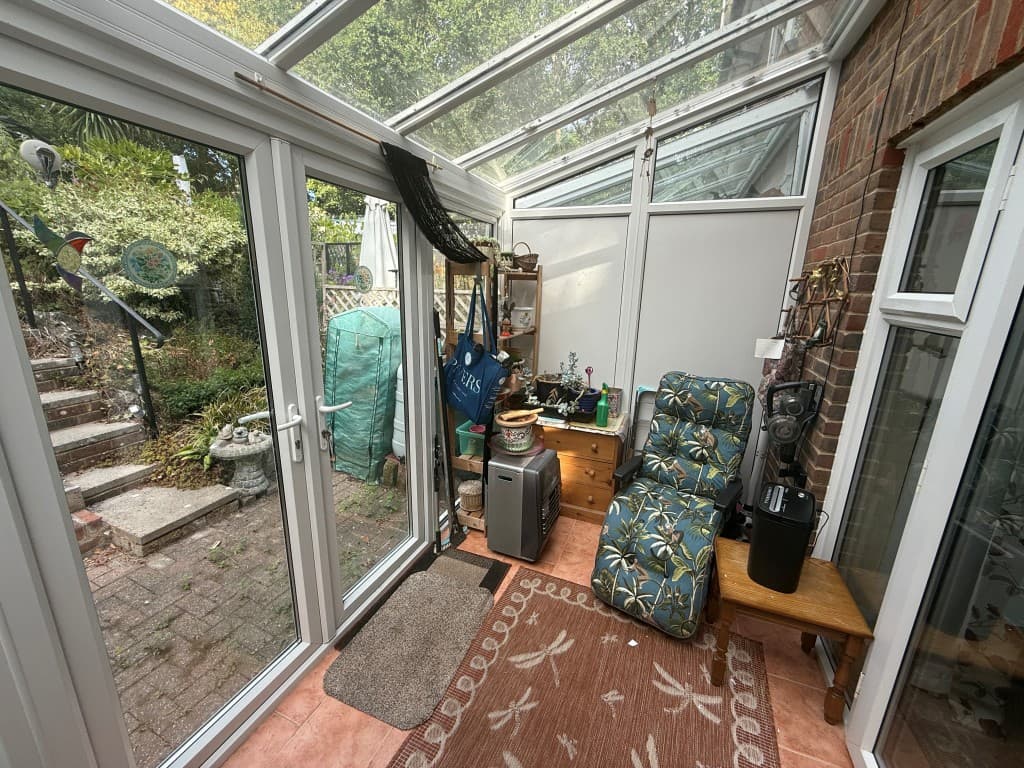 35 Bank Side, Hamstreet, Ashford TN26 2EZ: Two-bedroom House For Investment Or Occupation With Parking Space 4