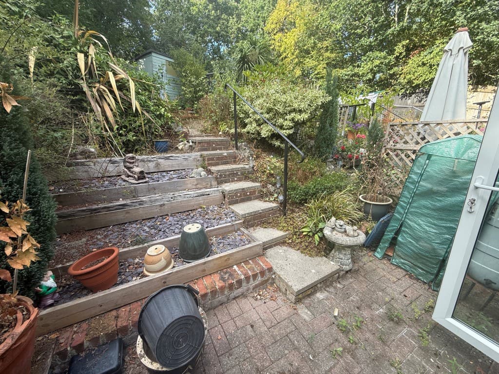 35 Bank Side, Hamstreet, Ashford TN26 2EZ: Two-bedroom House For Investment Or Occupation With Parking Space 5