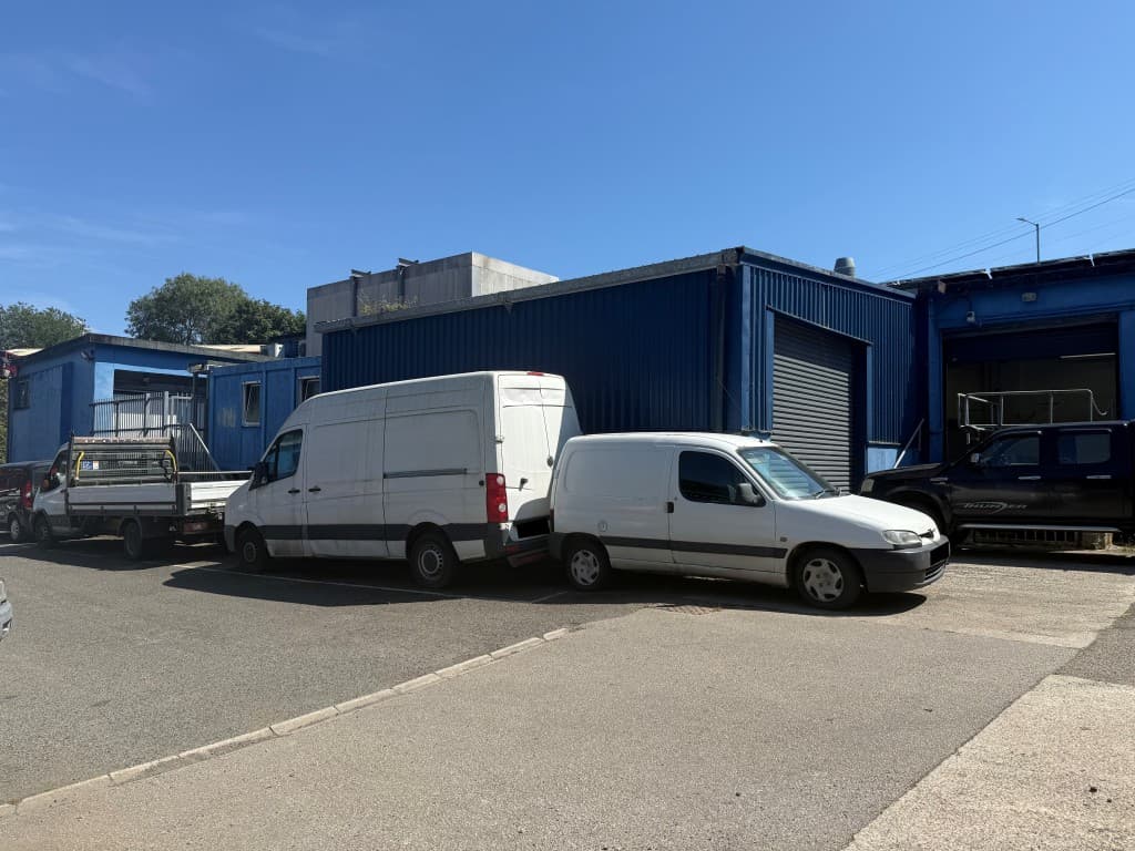 Unit 8, Stable Hobba Industrial Estate, Stable Hobba, Newlyn, Penzance TR20 8TL: Vacant Large Industrial Unit 2