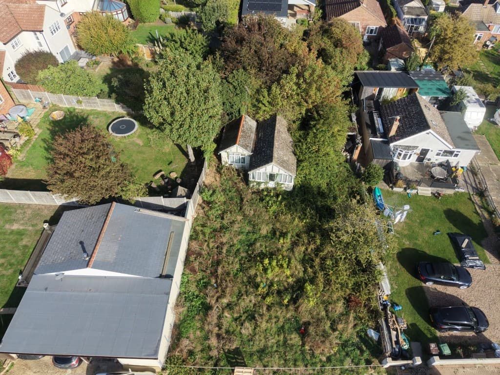 2 Kingsland Close, West Mersea, Colchester CO5 8AQ: One-bedroom Detached Cottage For Demolition On Approximately 0.14 3