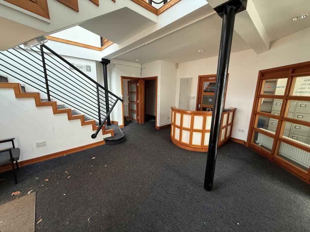 42 Quay Street, Newport PO30 5BA: Town Centre Office Building With Parking 3