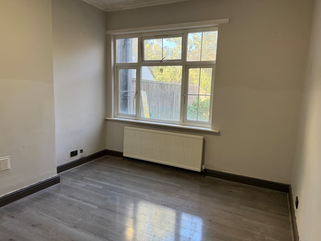 95 Norbury Crescent, London SW16 4JT: Ground Floor Flat In Central Location With Garden And Parking 4