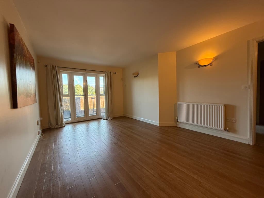 Flat 19, Victoria Court, Flowerpot Lane, Exeter EX4 1EA: Ground Floor Apartment In Gated Complex 3