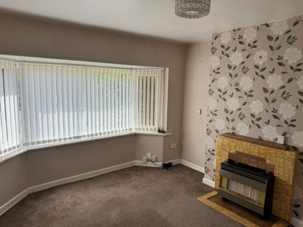 32 Larksfield Avenue, Bournemouth BH9 3LP: House With Structural Issues For Improvement 4