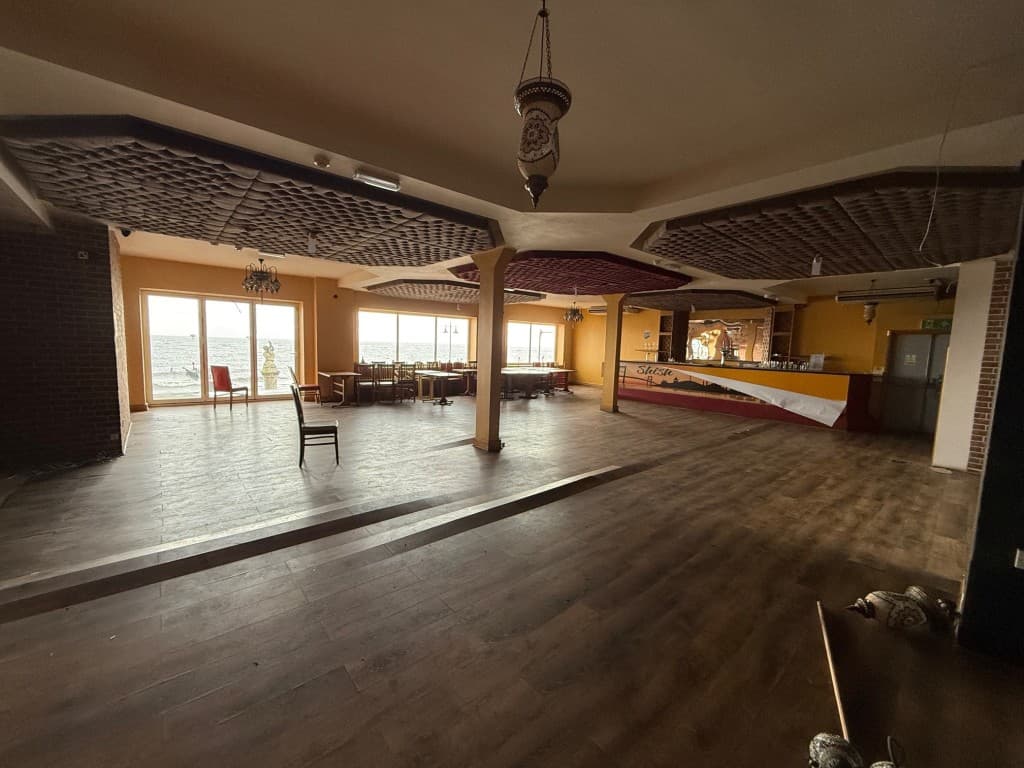 20 Esplanade, Kirkley, Lowestoft NR33 0QG: Former Restaurant And Bar Premises For Improvement And Repair 3