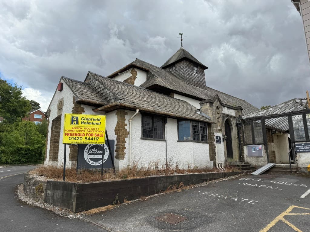 Bell House Studio, The Windmills, St. Marys Close, Alton GU34 1EF: Town Centre Former Chapel Arranged As Dance Studio And Events Venue 4