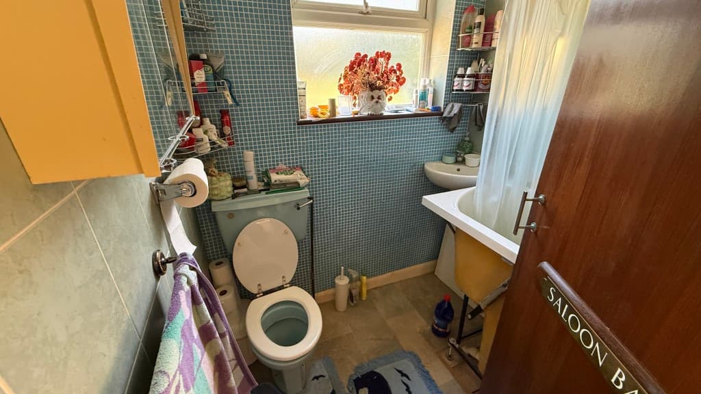 14 Martens Avenue, Bexleyheath DA7 6BD: Semi-detached House Let On A Statutory Tenancy 4