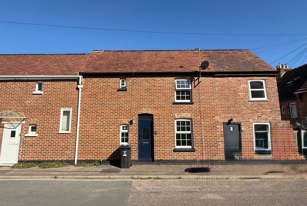 14 York Road, Seaton EX12 2SA: Refurbished Two-bedroom Terraced Property 1