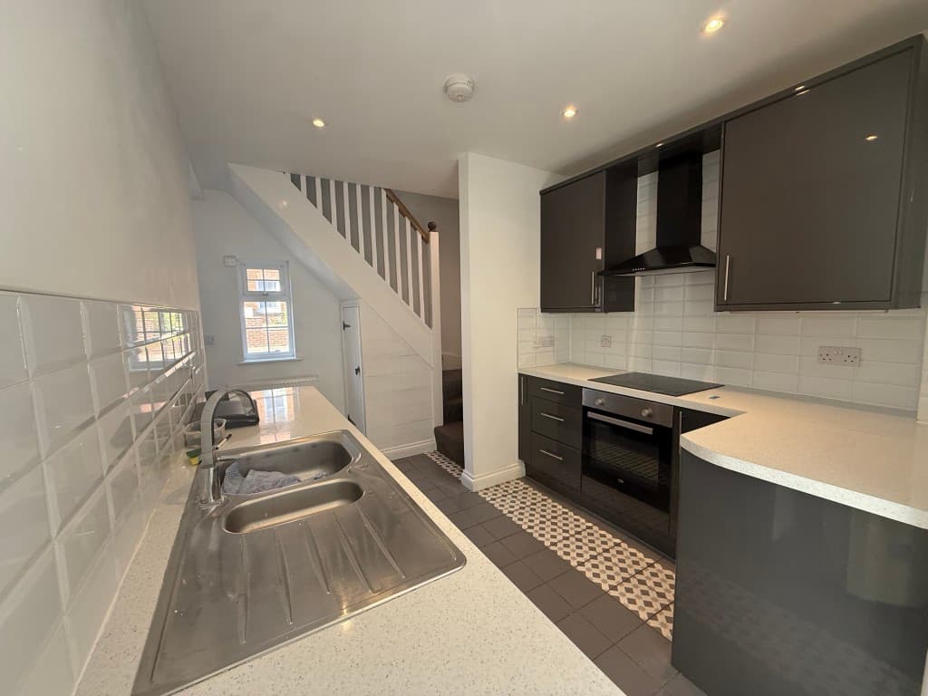 14 York Road, Seaton EX12 2SA: Refurbished Two-bedroom Terraced Property 3