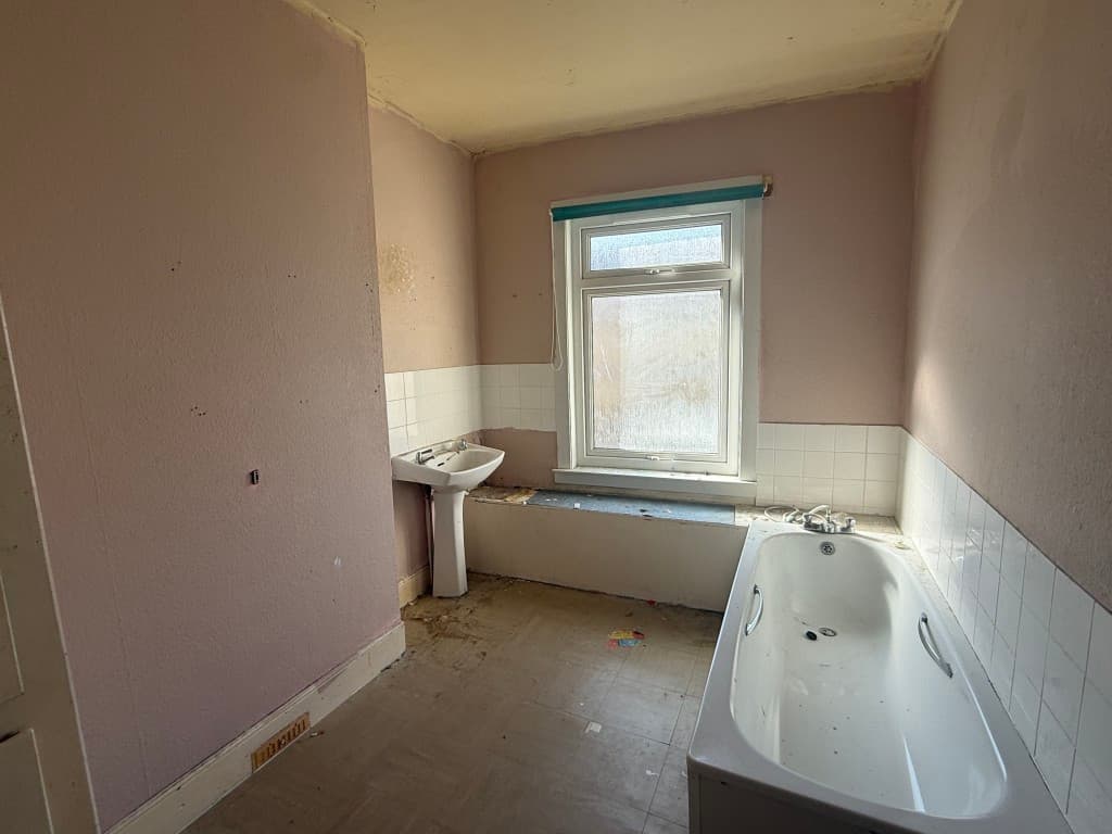 17 Norman Road, Tunbridge Wells TN1 2RY: House Close To Town Centre In Need Of Refurbishment 4