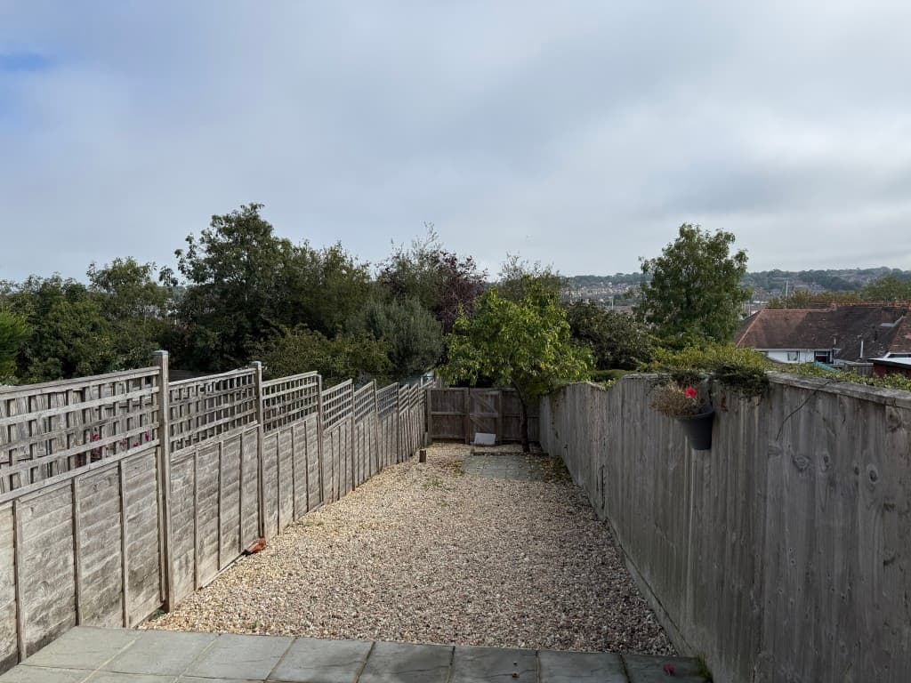 57 Tennyson Road, Cowes PO31 7PY: Terraced House For Investment 2