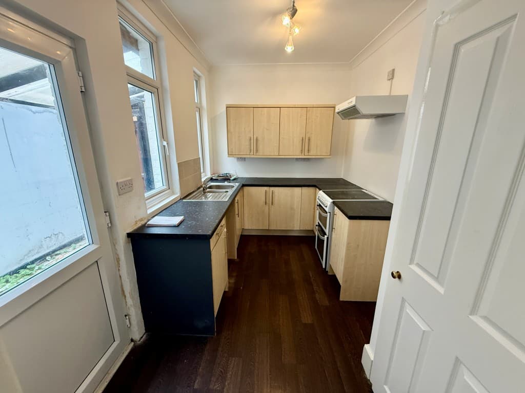 Ground Floor Flat, 52 Douglas Road, Herne Bay CT6 6AF: Two-bedroom Ground Floor Flat With Garden 3