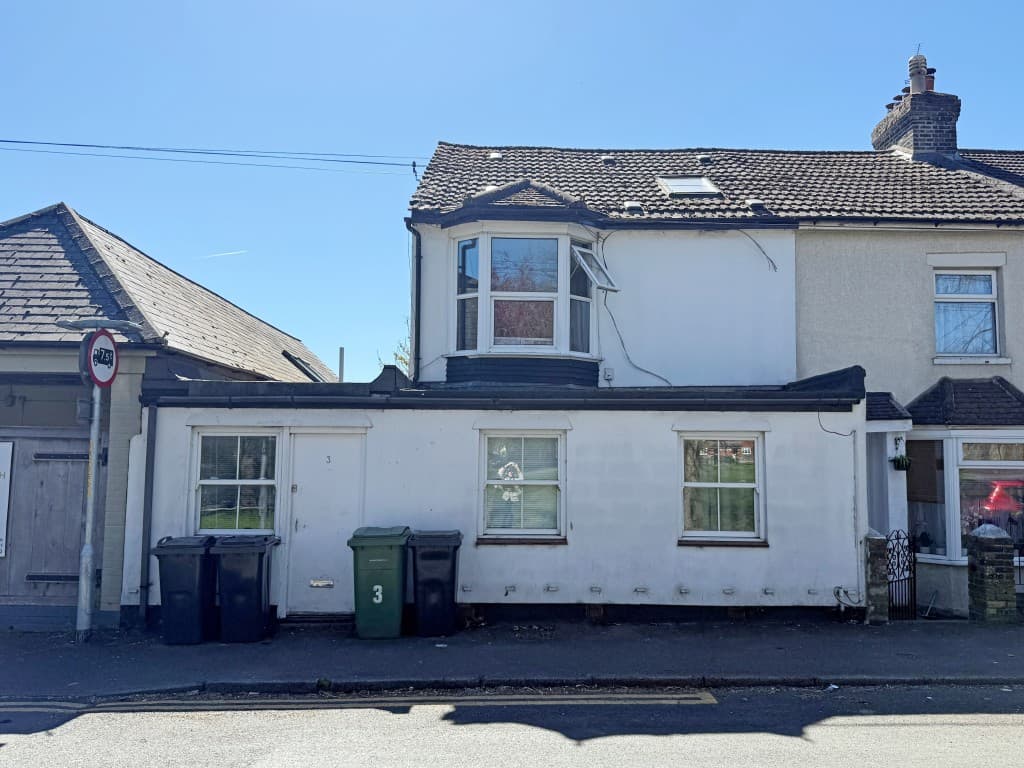 3 Heath Road, Maidstone ME16 9LQ: House Of Multiple Occupancy For Investment 1