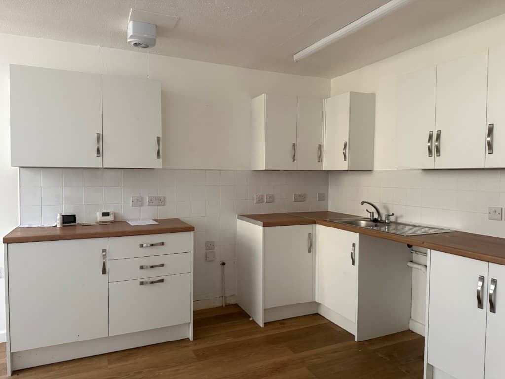 15 Chapel Court, Chapel Street, Redruth TR15 2DY: Leasehold Ground Floor Two-bedroom Apartment 2