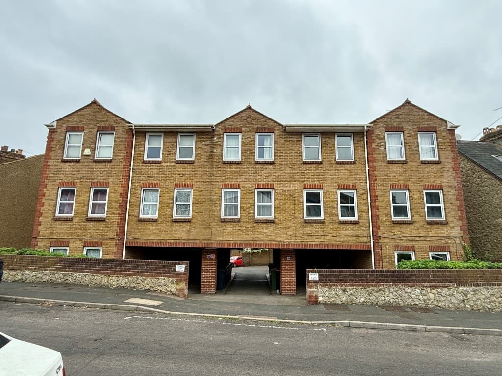 Flat 4, Maison Des Fleurs, Hartnup Street, Maidstone ME16 8PD: Studio Flat For Improvement 1