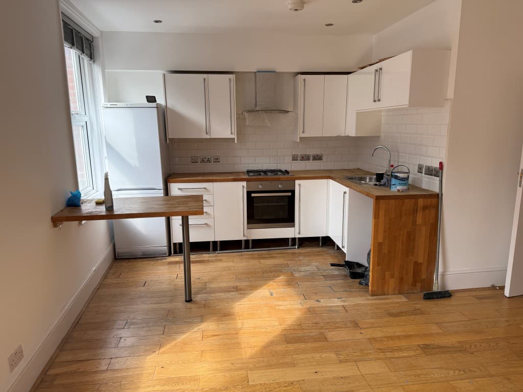 17B Shrubbery Road, London SW16 2AS: Two-bedroom Balcony Flat In Central Location 4