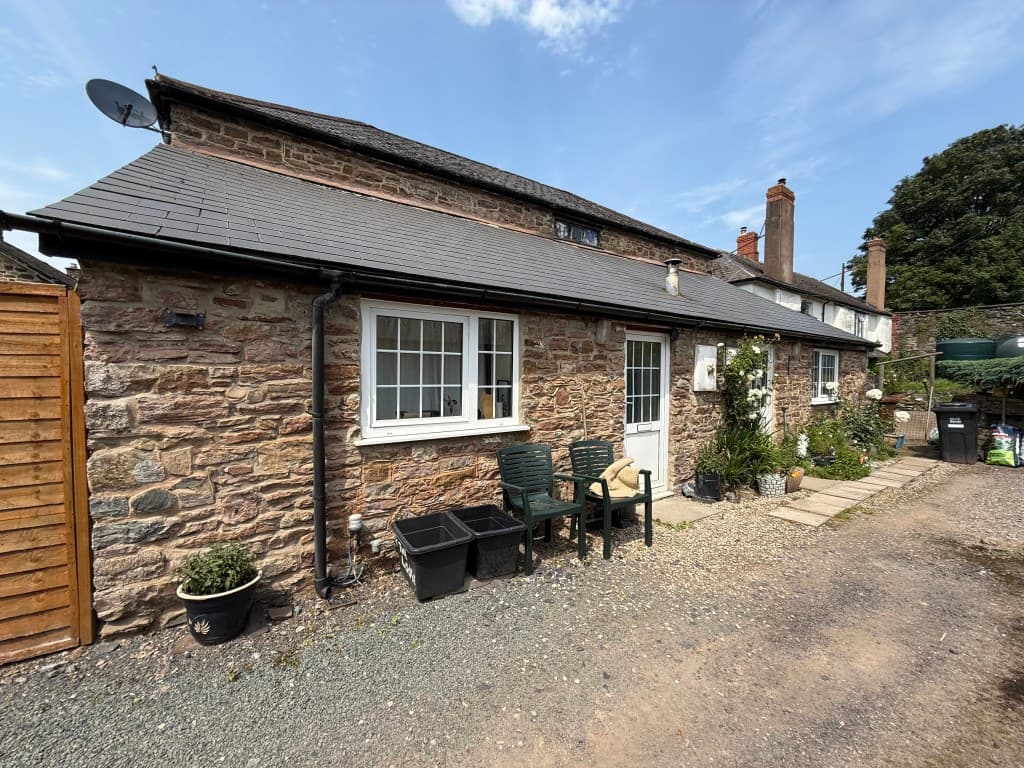 The Lodge, Higher Grants, Exebridge, Dulverton TA22 9BE: Two-bedroom Semi-detached House Situated Within Higher Grants Farm 1
