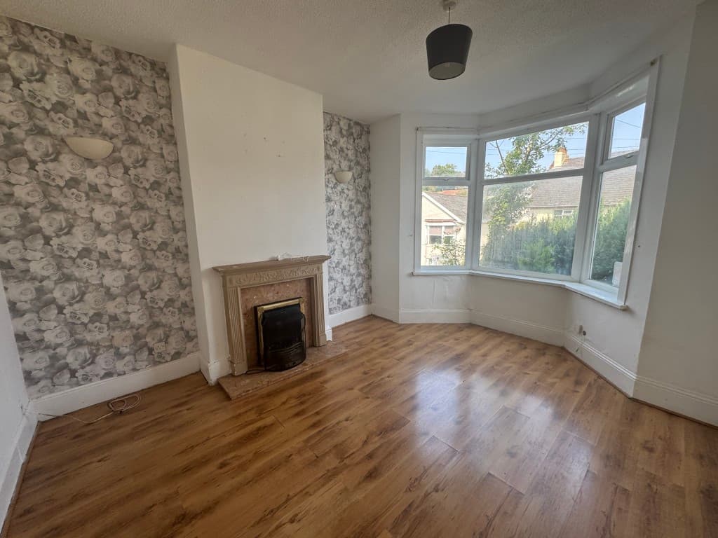 341 Teignmouth Road, Torquay TQ1 4RS: Mid-terrace House For Improvement In Popular Location 2