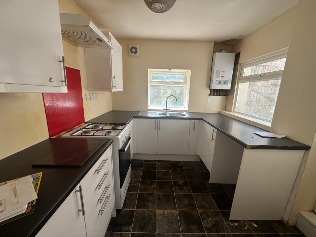 341 Teignmouth Road, Torquay TQ1 4RS: Mid-terrace House For Improvement In Popular Location 3