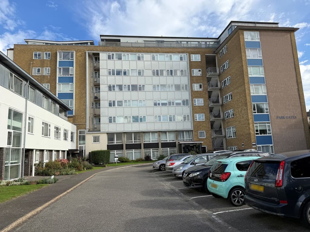Flat 44, Park Gates, Chiswick Place, Eastbourne BN21 4BD: Two-bedroom Ground Floor Flat In Need Of Updating Close To Seafront 1