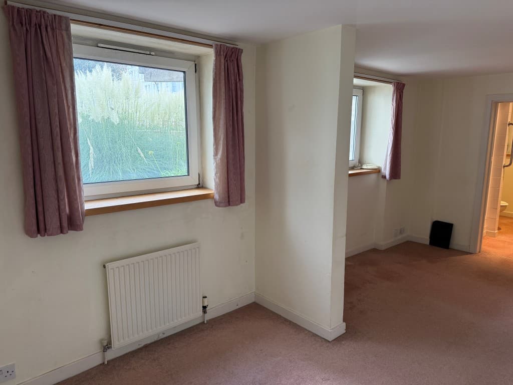 Flat 44, Park Gates, Chiswick Place, Eastbourne BN21 4BD: Two-bedroom Ground Floor Flat In Need Of Updating Close To Seafront 5