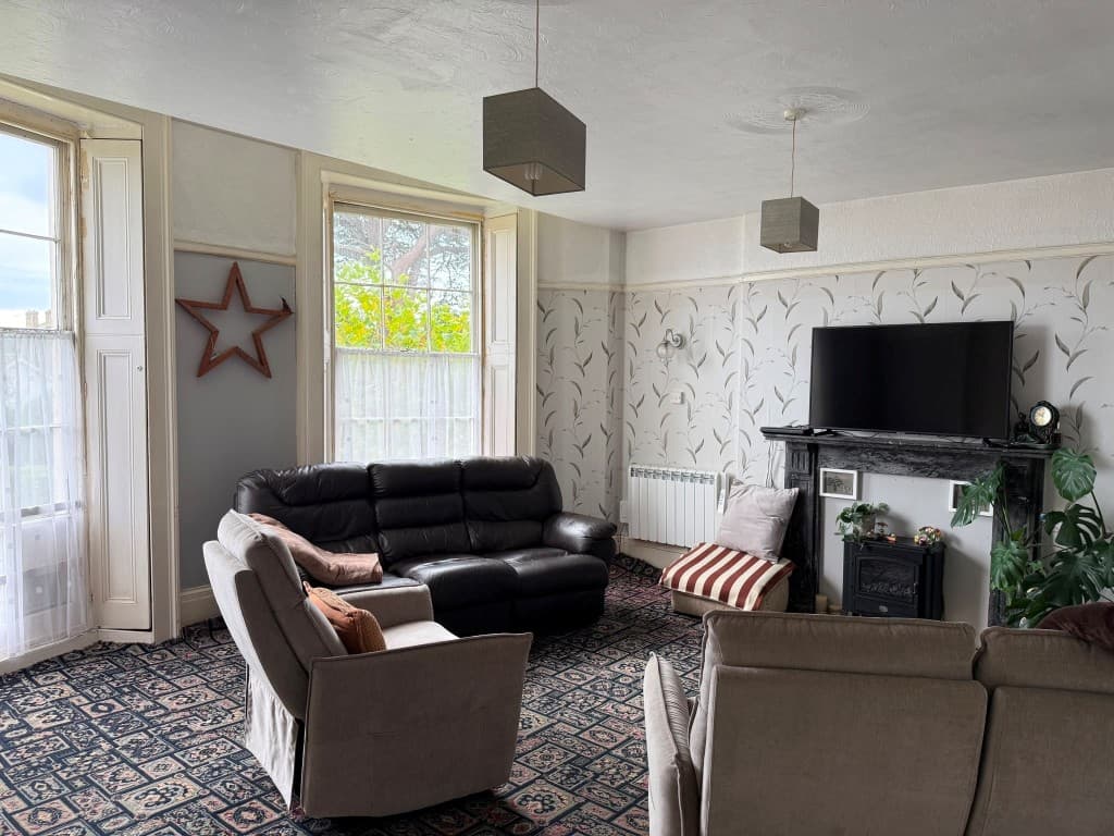 12 Barfield, Ryde PO33 2JP: Freehold Building Arranged As Three Flats Plus Basement 3
