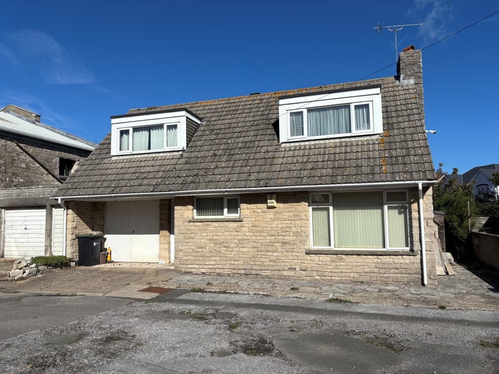 104 Victoria Avenue, Swanage BH19 1AS: Detached Bungalow 1