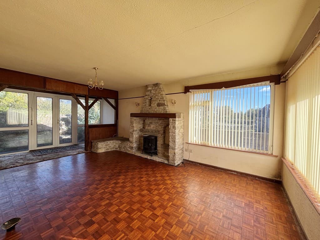 104 Victoria Avenue, Swanage BH19 1AS: Detached Bungalow 2
