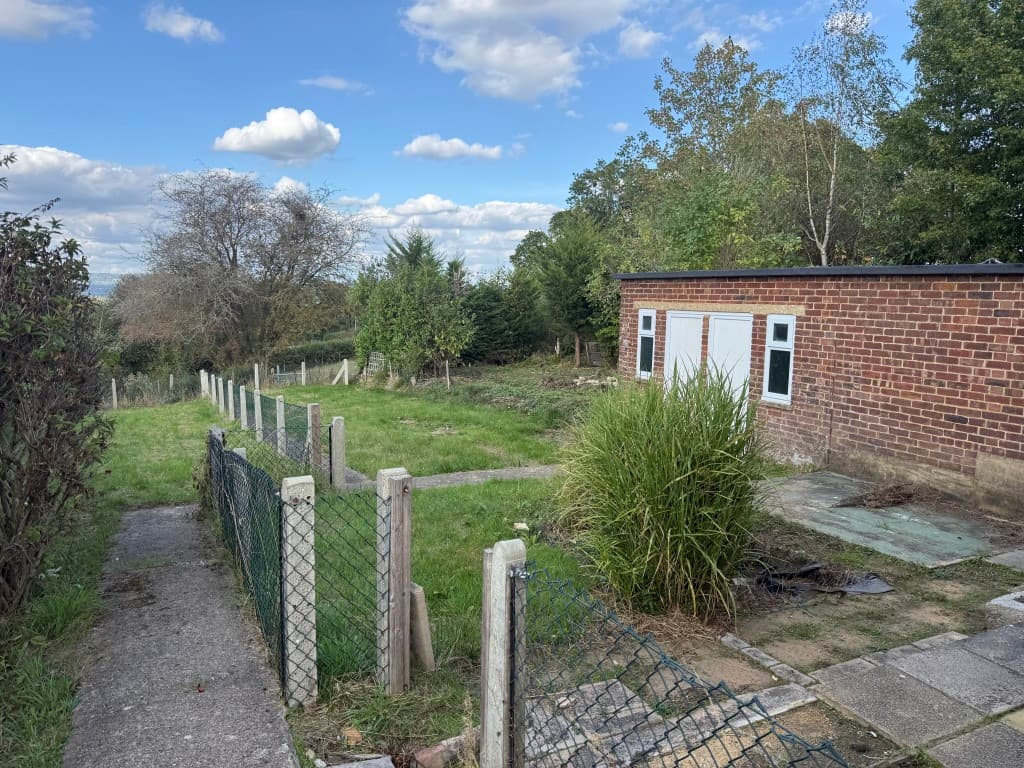 16-30 Bidborough Ridge, Bidborough, Tunbridge Wells TN3 0XD: Block Of Flats For Improvement On 0.51 Acre Plot And Potential 4