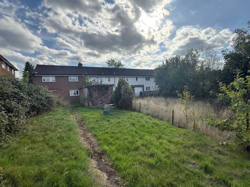 16-30 Bidborough Ridge, Bidborough, Tunbridge Wells TN3 0XD: Block Of Flats For Improvement On 0.51 Acre Plot And Potential 5