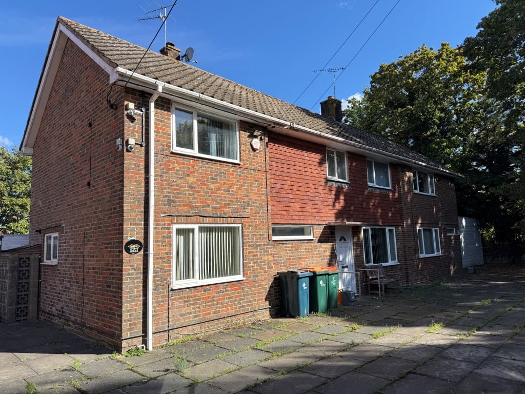 Aurore, The Mardens, Crawley RH11 0AQ: Substantial Six-bedroom Detached Property With Potential 1